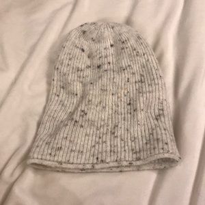 Madewell Donegal Kent Beanie in Cozeist Yarn